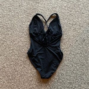 Like new Andie Swim Elwood one piece long torso large (missing removable cups)